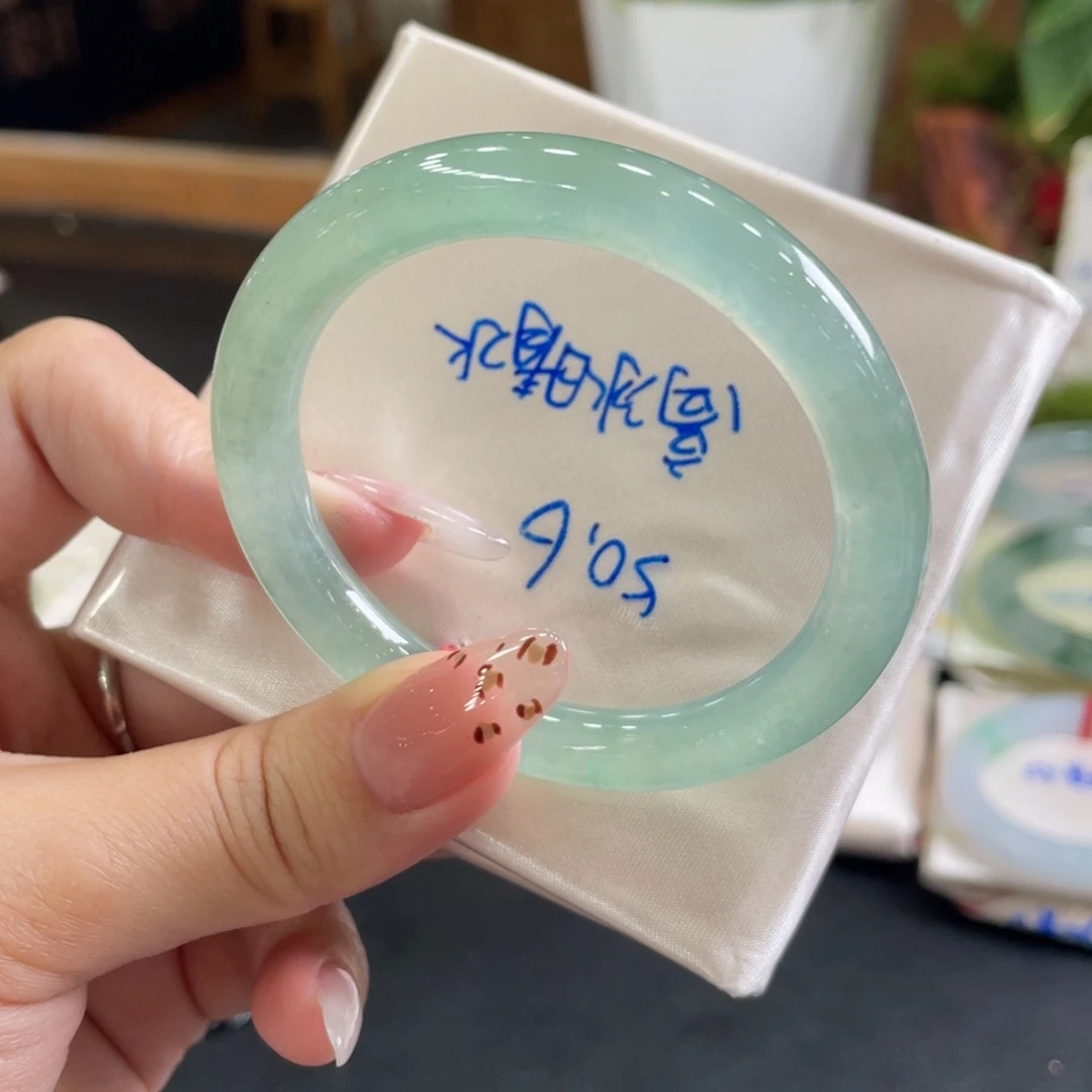 翡翠未镶嵌手镯50.6圆特色料 高冰满色小七孔湖水色