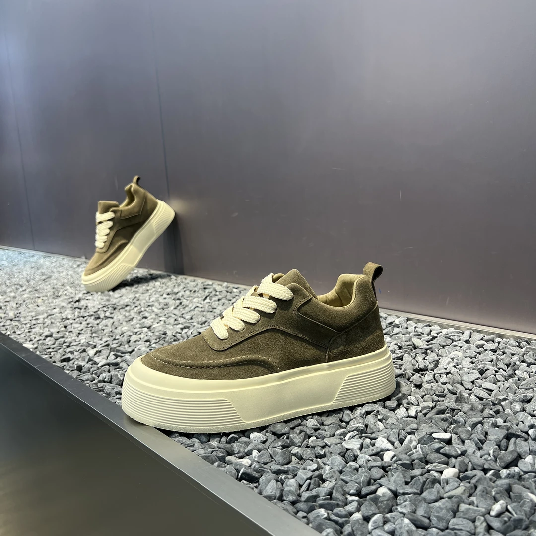 2025广州秋冬新款反毛皮增高厚底软底超轻百搭时尚低帮休闲男板鞋