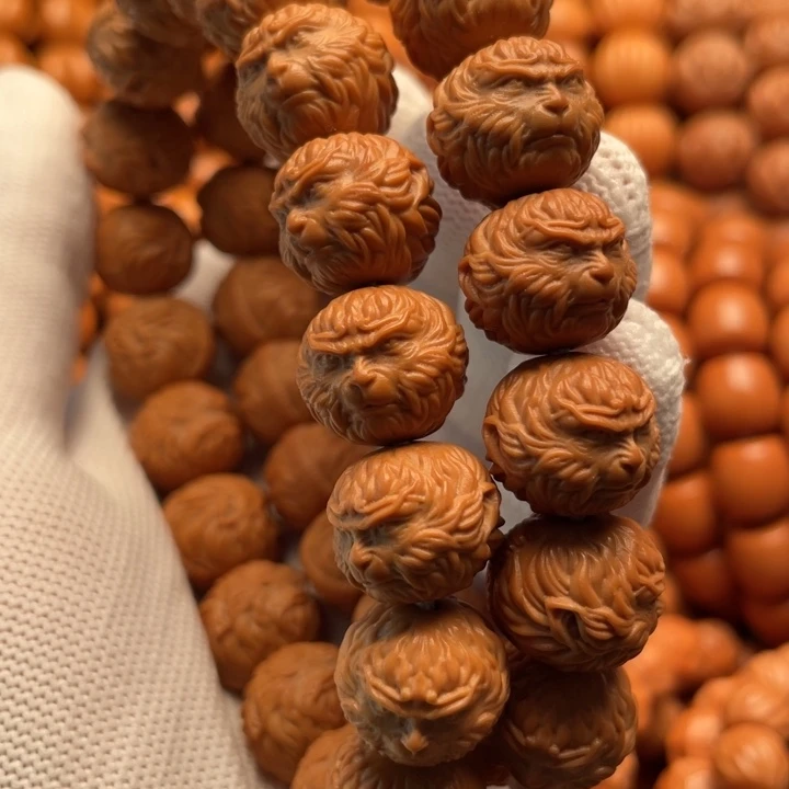 猴头核桃吊坠山**人斗战胜佛