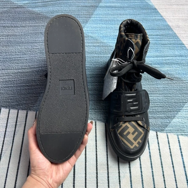 99新 FENDI/芬迪 芬迪满印高帮休闲鞋三八码