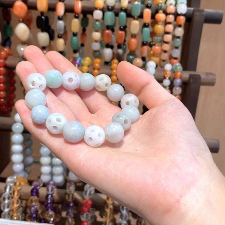 石英质玉未镶嵌颈饰