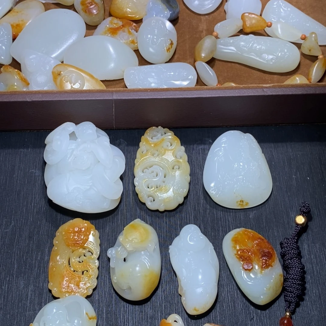 颈饰未镶嵌和田玉