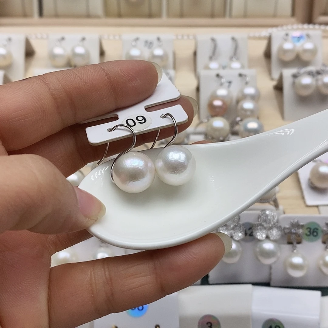 颈饰银S925镶嵌淡水珍珠