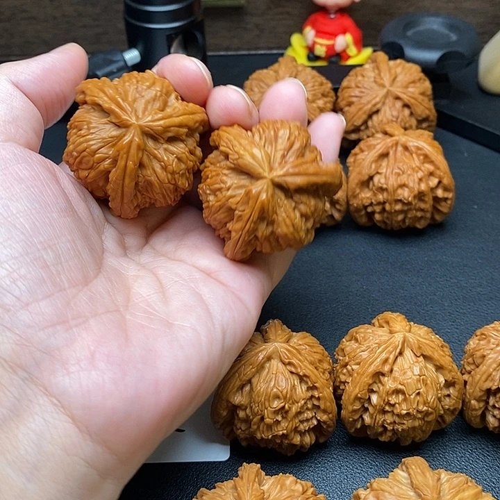 榴***面把件文玩核桃白奔