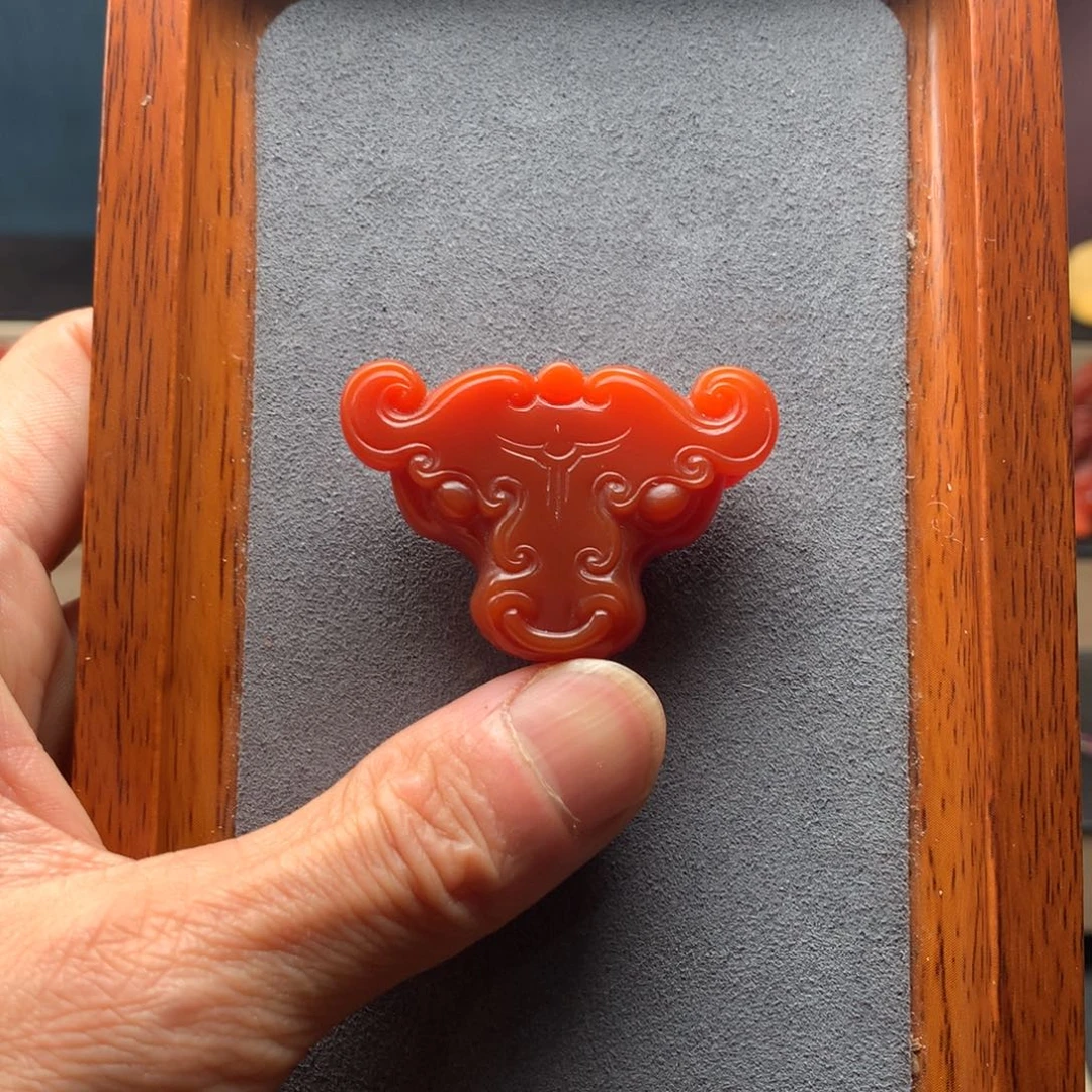 石英质玉配饰未镶嵌烂*人