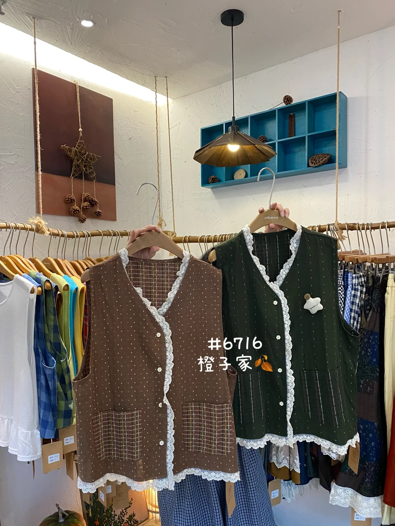 米多多 CZ#6716#日系复古花边马甲