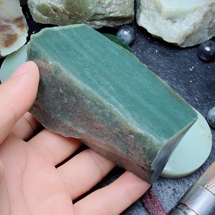和田玉（糖玉）未镶嵌珠宝奇石