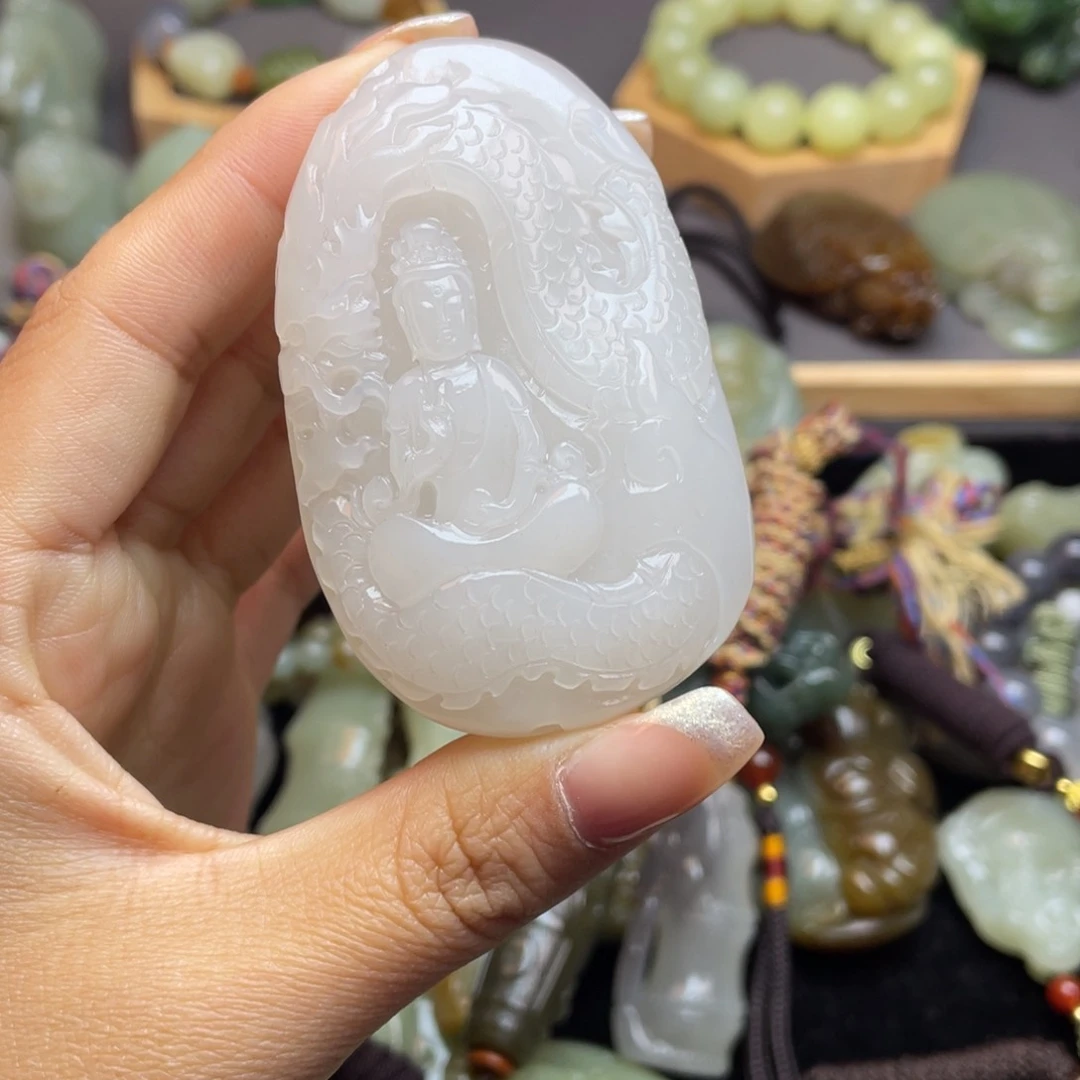 和田玉颈饰未镶嵌