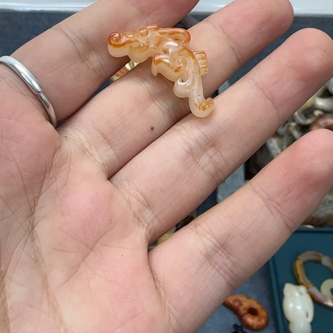 未镶嵌和田玉（糖玉）挂件