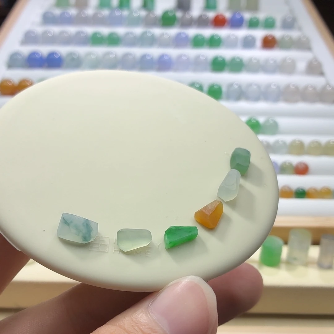 未镶嵌定制翡翠多宝切割面