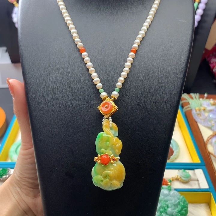 翡翠颈饰未镶嵌翡翠葫芦