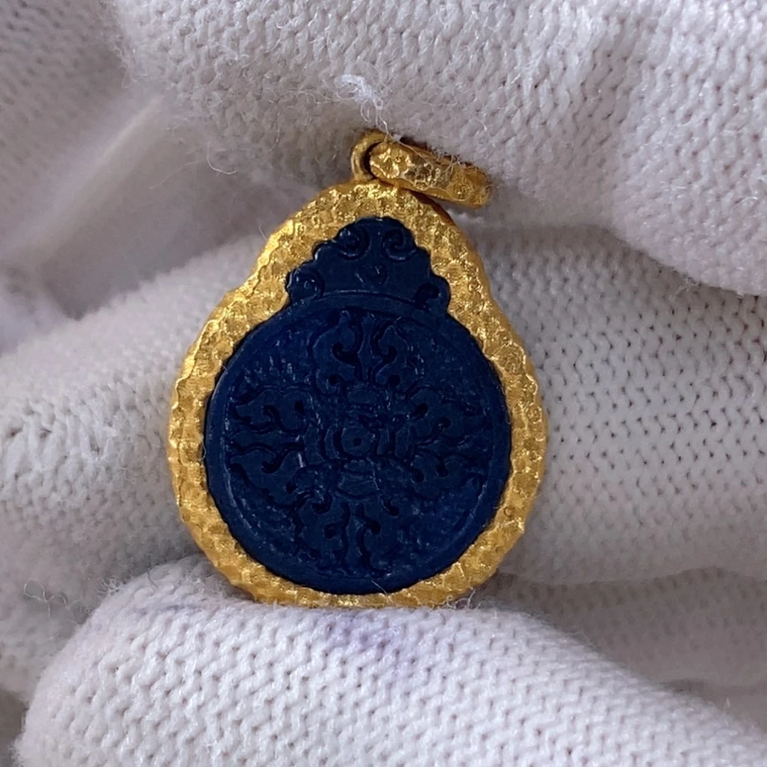 绿松石未镶嵌。九宫八卦牌