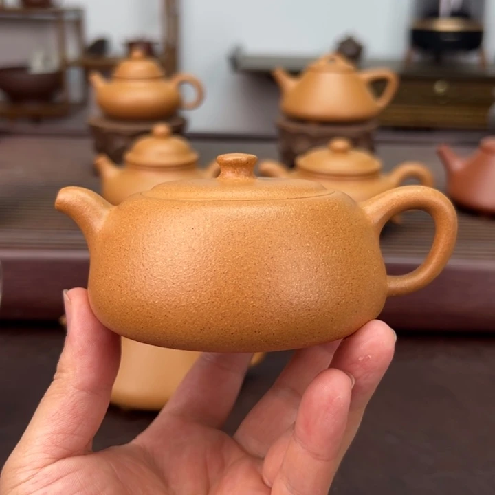 紫砂茶壶黄金段 150 毫升
