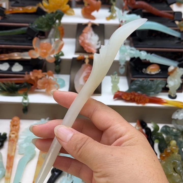 蛇纹石玉未镶嵌岫玉挂坠