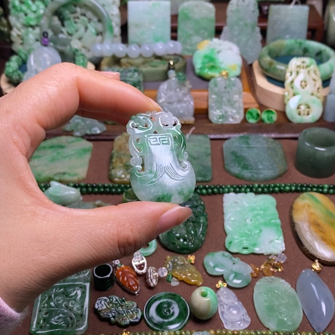 定***情翡翠未镶嵌挂件111111111111111