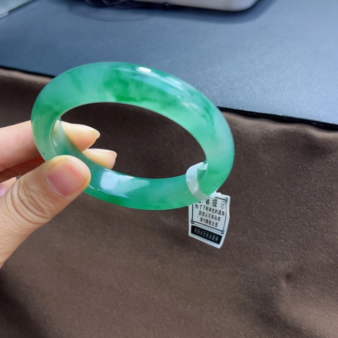 石英质玉手镯未镶嵌55