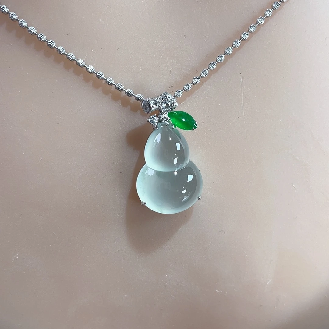 翡翠颈饰18K金镶嵌葫芦