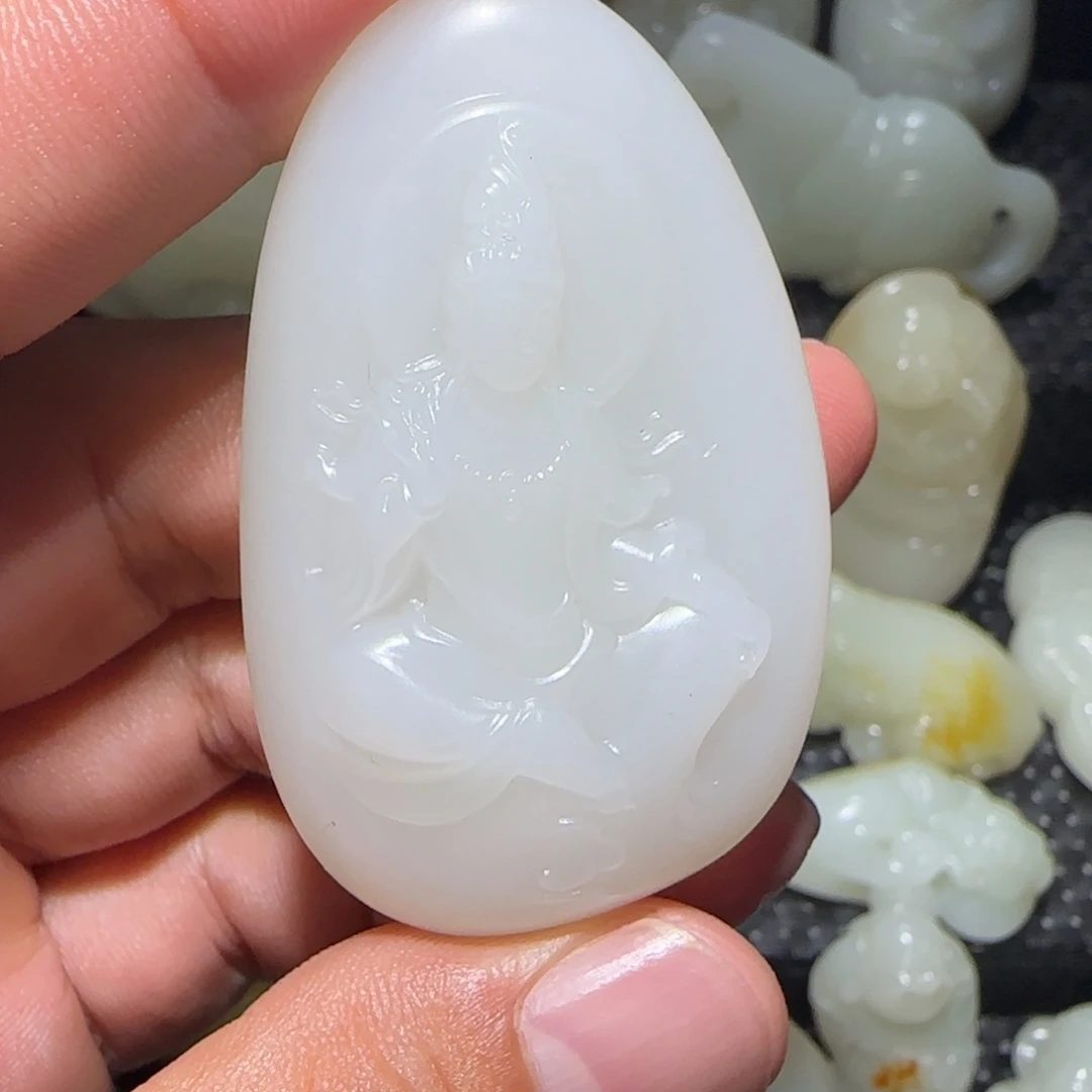 恨***水和田玉未镶嵌颈饰