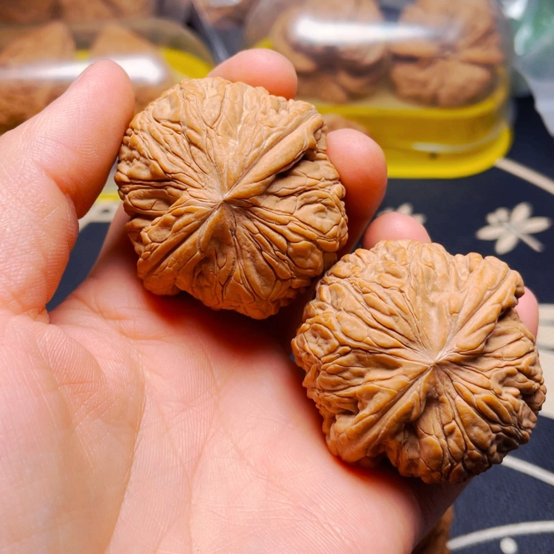 吊坠文玩核桃御尊一对