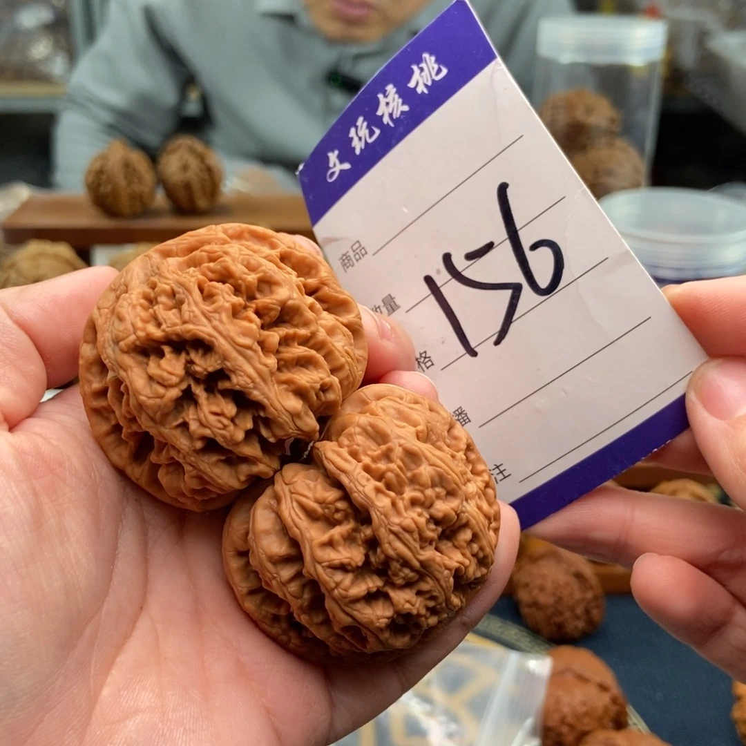 文玩核桃吊坠46粗筋