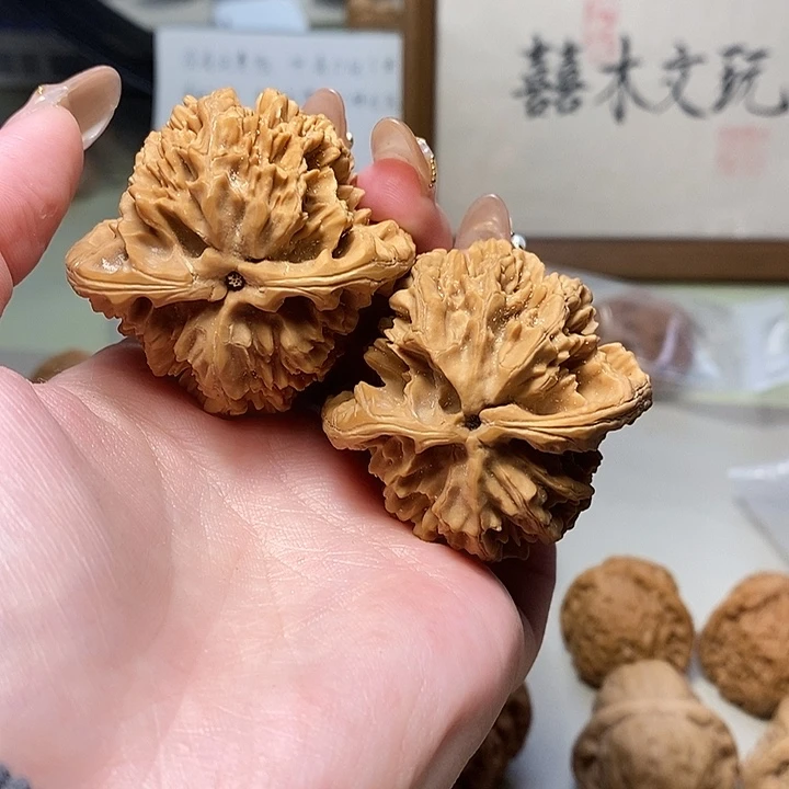 文玩核桃把件46大刺