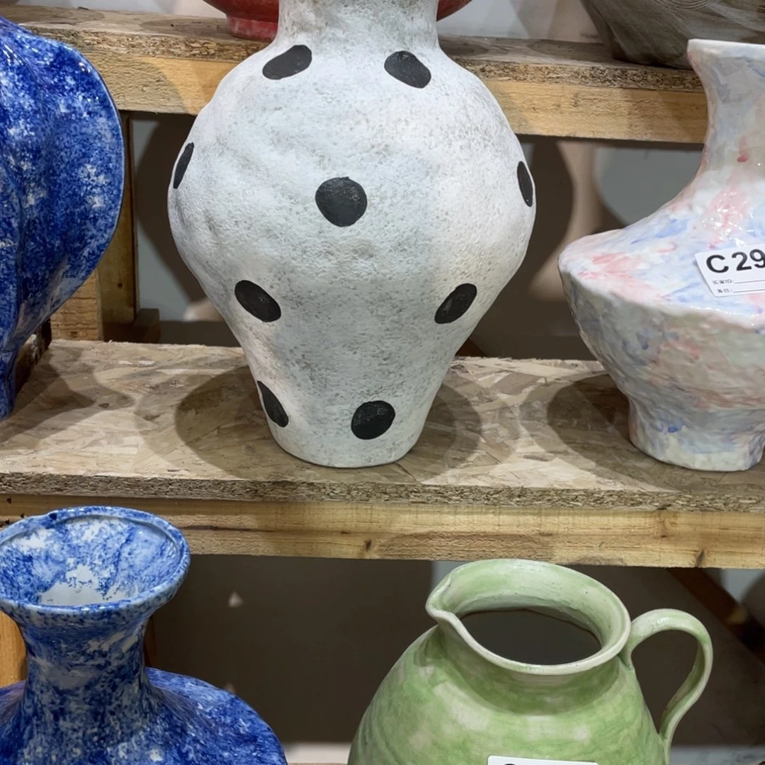 白泥花瓶景德镇陶瓷艺术家