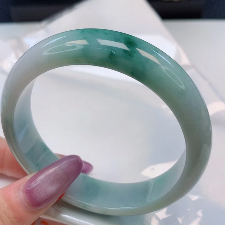 翡翠手镯未镶嵌57圈