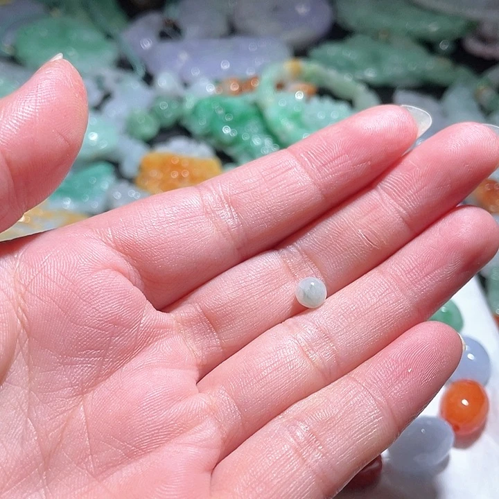 颈饰未镶嵌翡翠三****8天