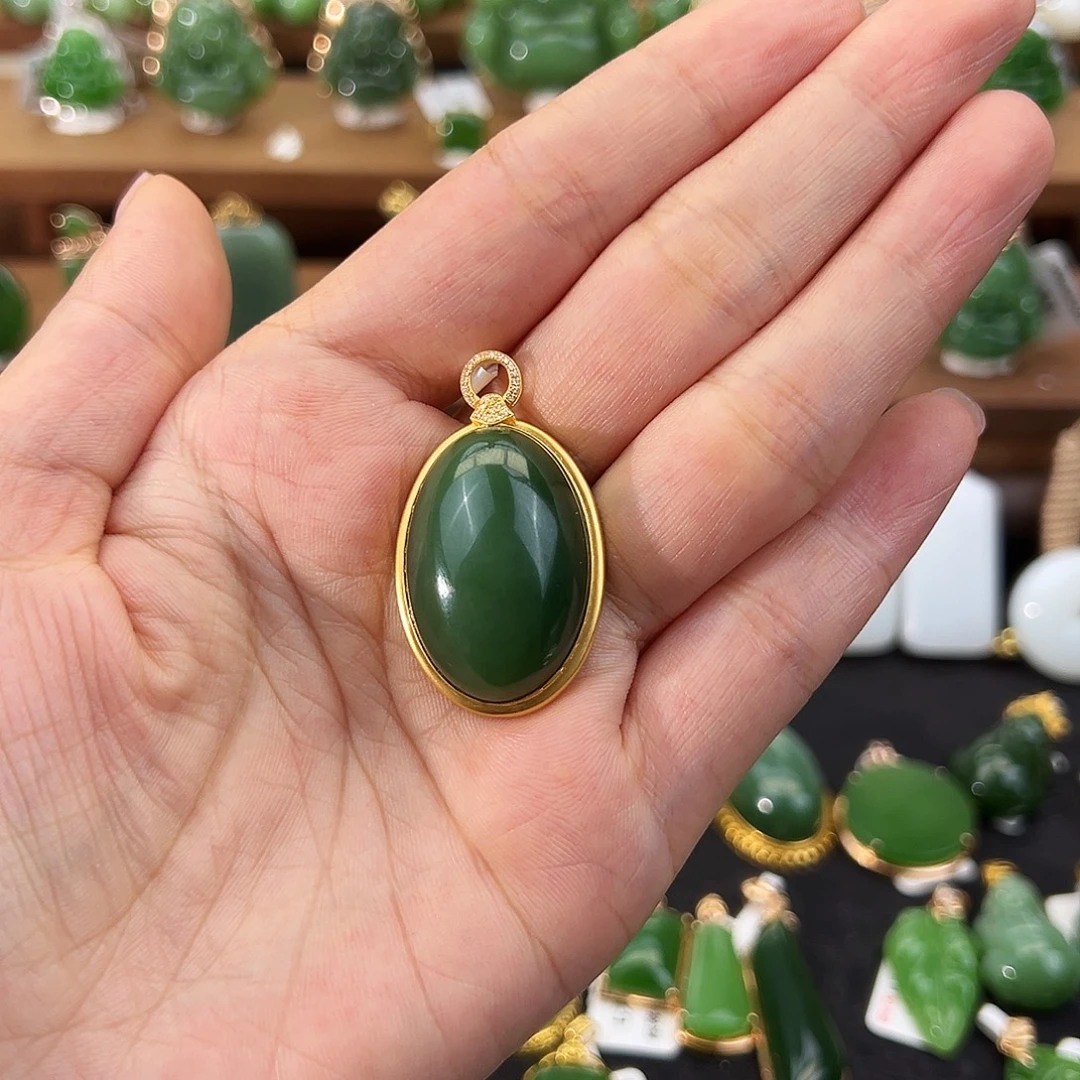 棉***糖和田玉18K金镶嵌项链