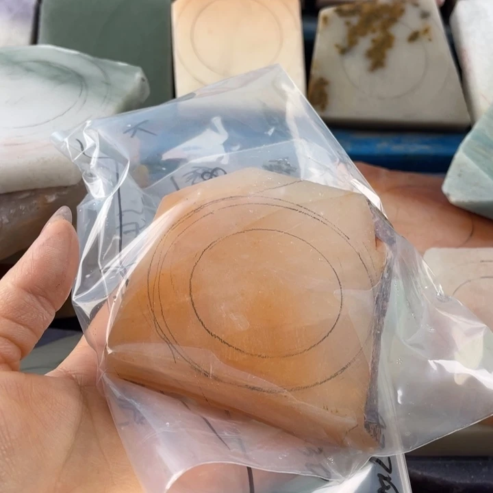 第***猫石英质玉未镶嵌珠宝半成品