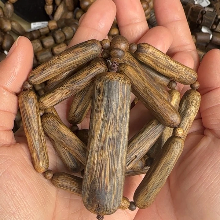 沉香手串乌身多样性发货一条卡9-30克
