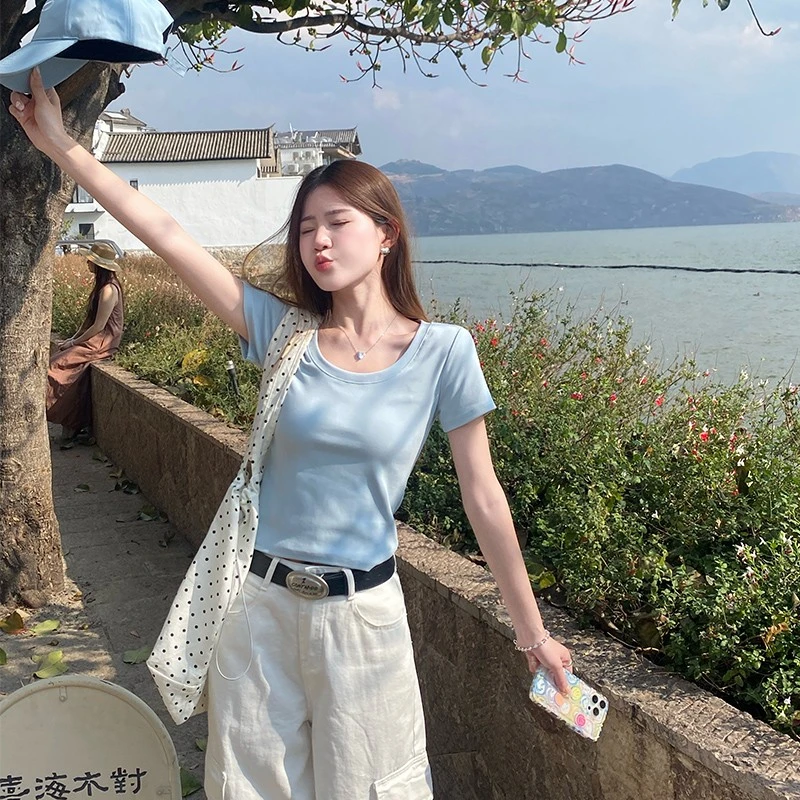 蓝色短袖t恤女夏季2025年新款多巴胺小个子穿搭U领正肩短款上衣