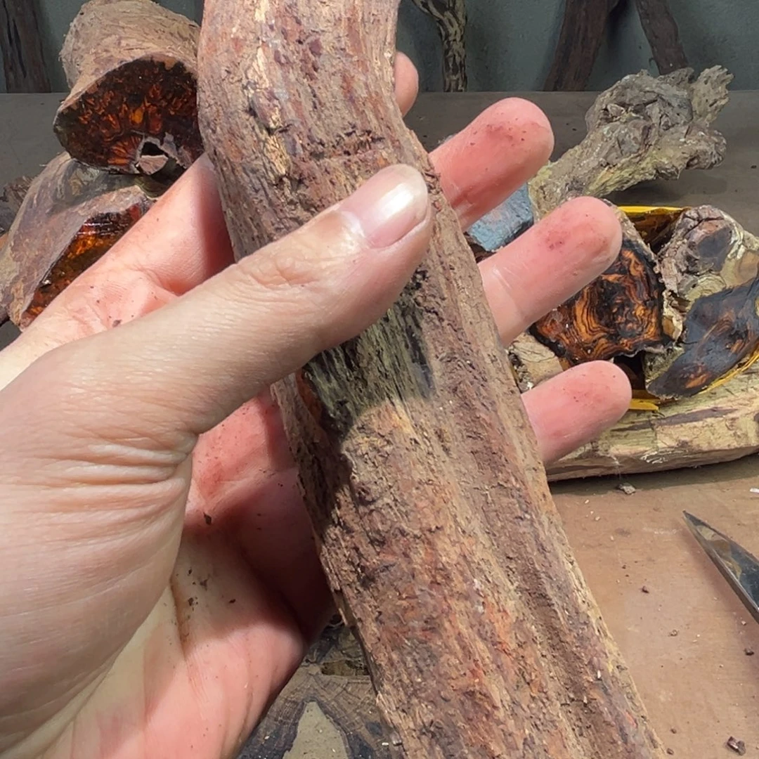 牛***哥花梨木类龙肝香1.5圆珠一串