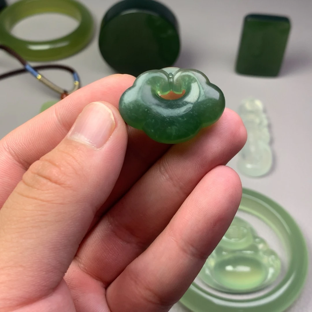 【闪购商品】未镶嵌蛇纹石玉岫玉