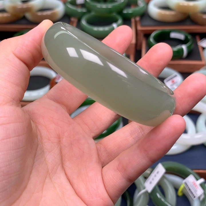 和田玉手镯6061圈口未镶嵌
