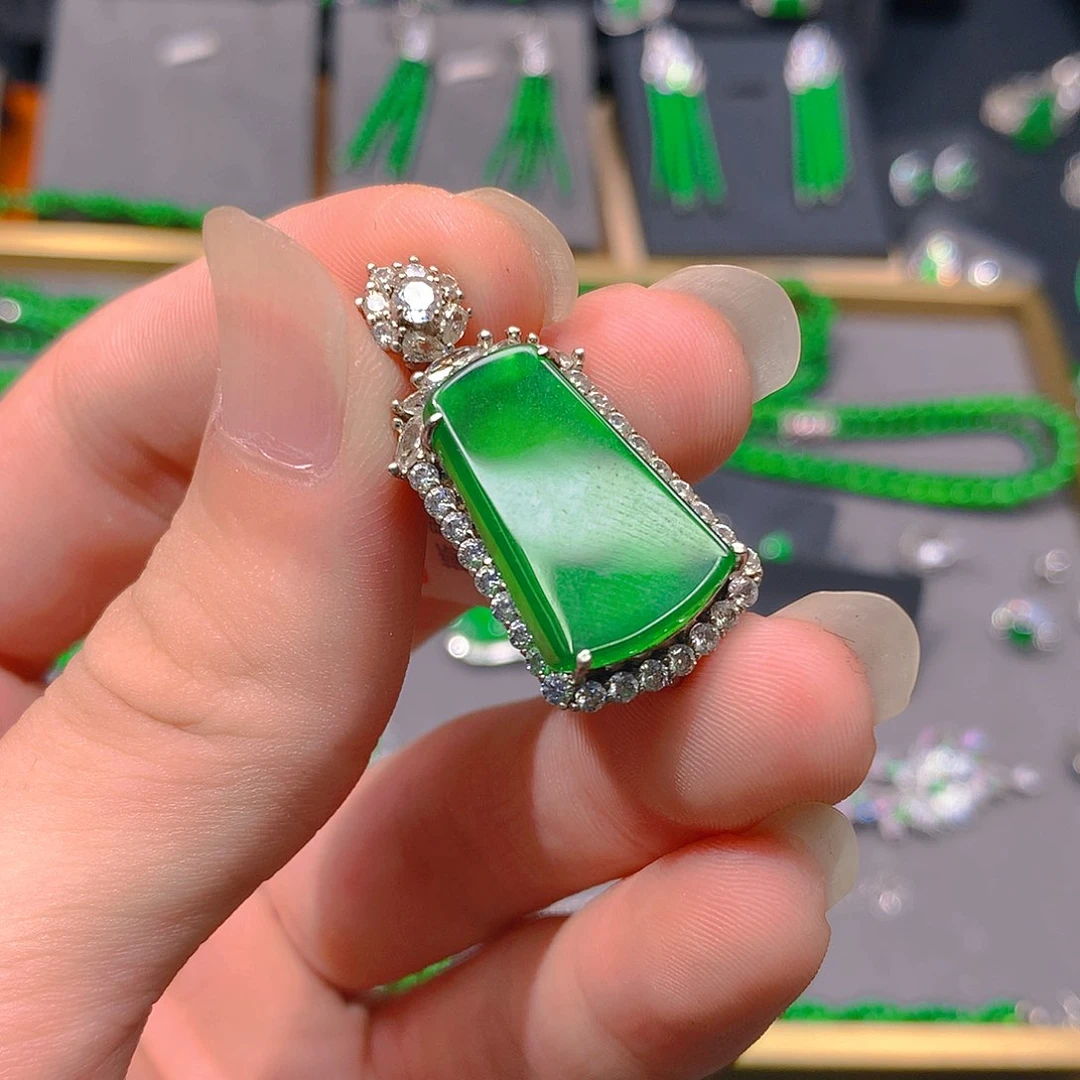 翡翠未镶嵌吊坠(不含链)天然