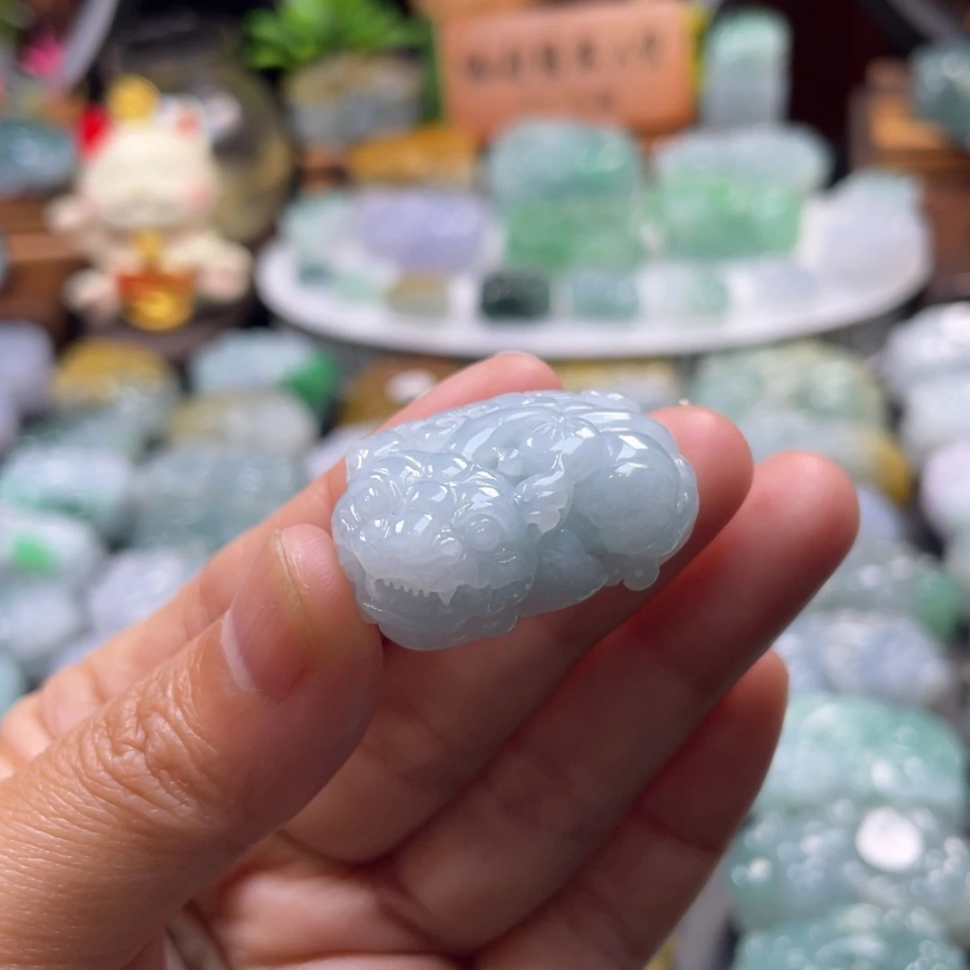 颈饰未镶嵌翡翠貔貅
