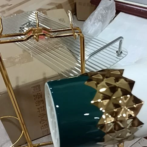 陶瓷瑕疵。。。。。。。。。。。。。。