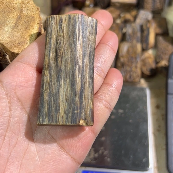 沉香吊坠绿棋楠沉香吊坠20.9克