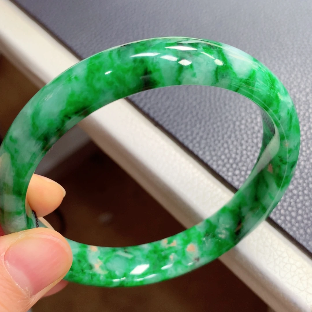 翡翠手镯未镶嵌飞*翡翠
