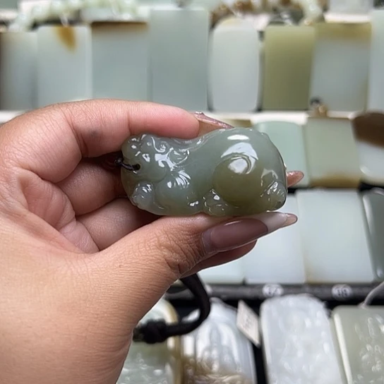 颈饰未镶嵌和田玉