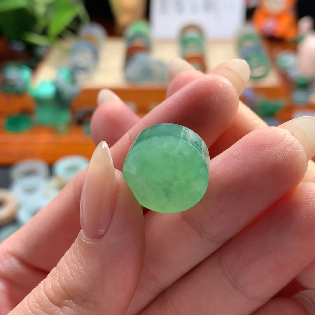 定制翡翠未镶嵌青苹果绿戒指心