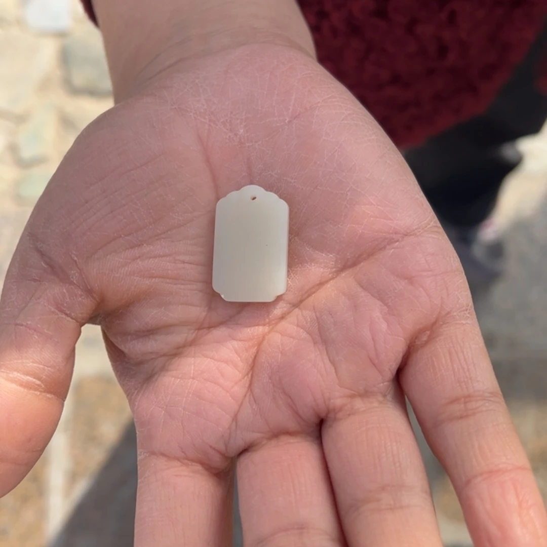 和田玉未镶嵌车挂