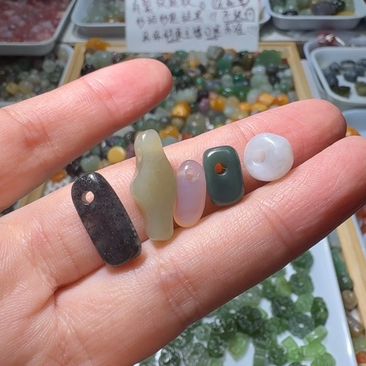 和田玉未镶嵌珠宝半成品