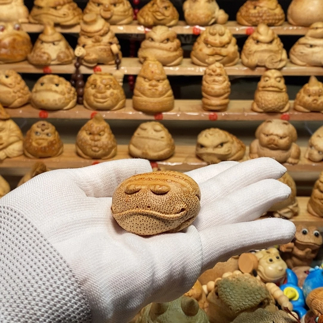 裴***翀香榧木竹根雕工艺精湛精细