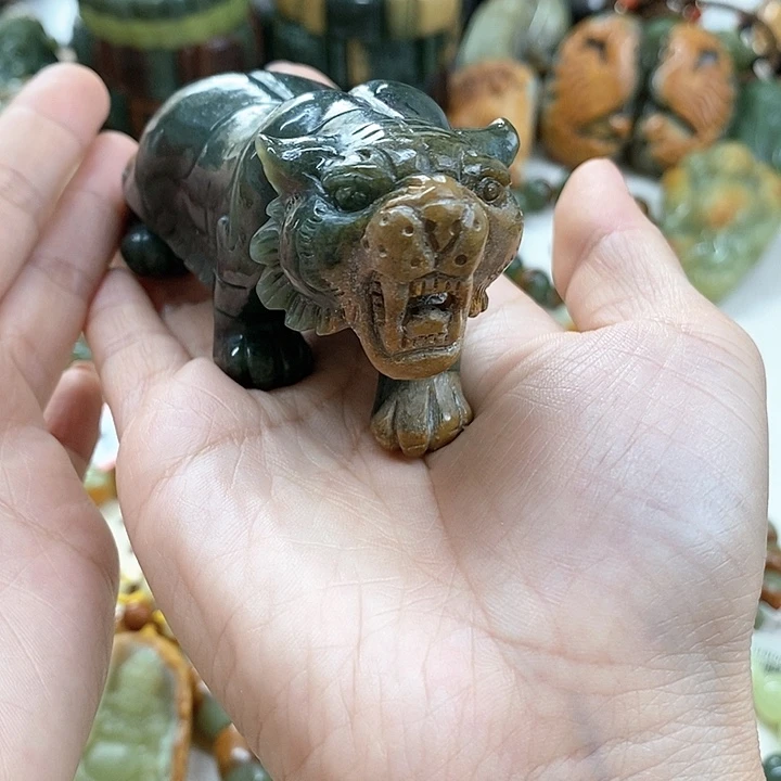 未镶嵌透闪石质玉把件