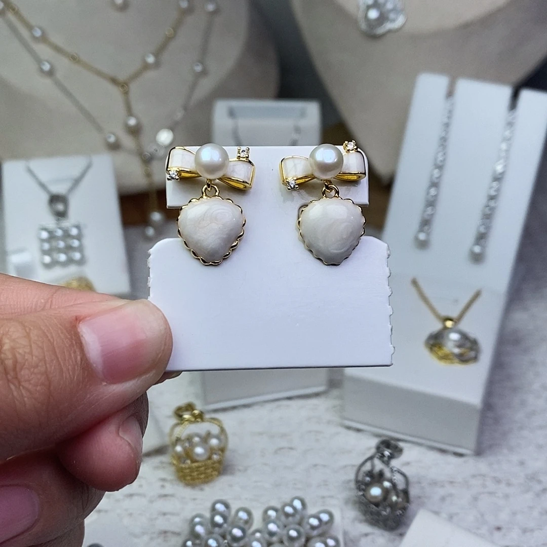 淡水珍珠银S925镶嵌耳饰