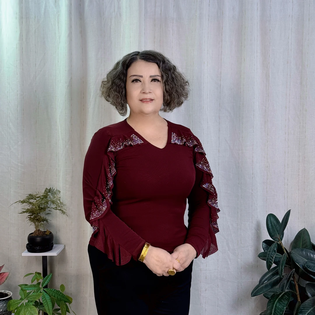 yipak tor上衣女士带钻