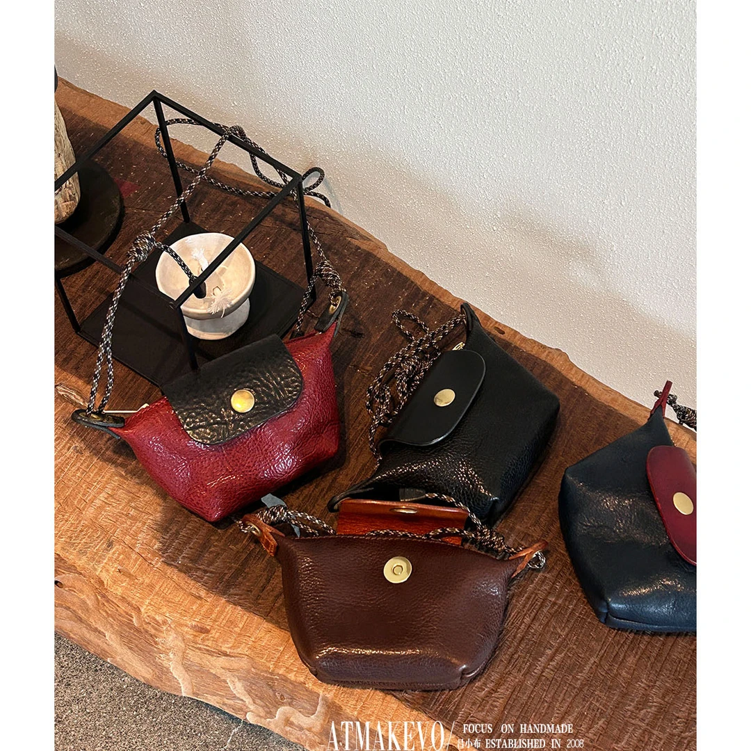 吕小布 | 精致手作 意大利植鞣牛皮纯铜五金斜跨迷你元宝小包0213