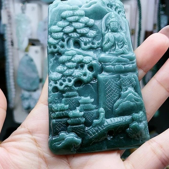 颈饰足铂镶嵌翡翠翡翠